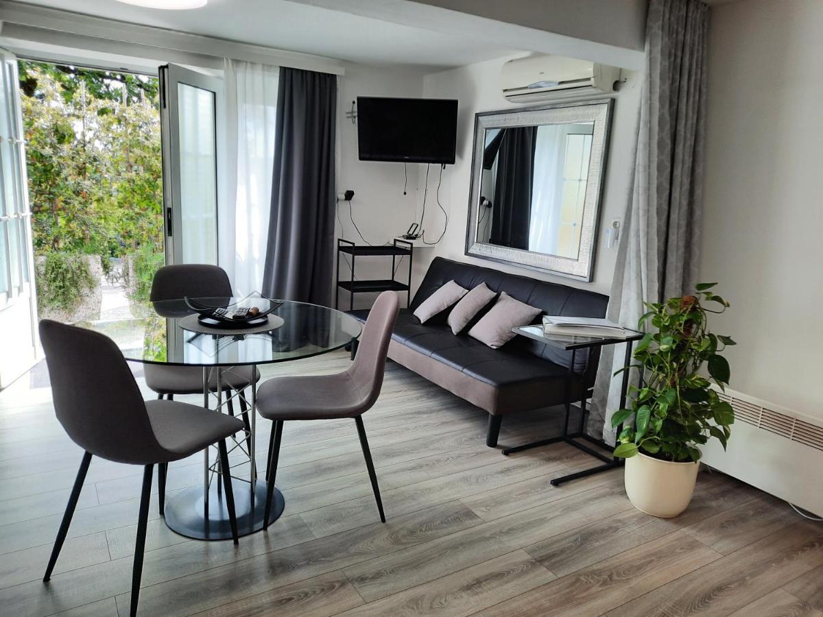 Apartments Anita Crikvenica Eksteriør billede